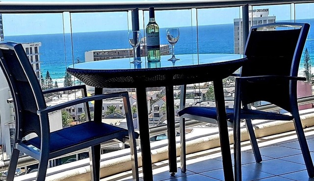 Room in a Luxury Resort with Great Views in Heart of Surfers Paradise Gold Coast