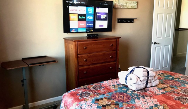 Room in a nice neighborhood