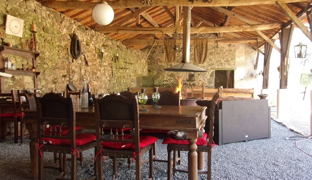 Room in an old fortified French farm + basic camping offered
