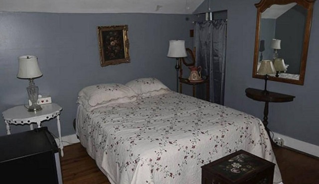 Room In Central Historic Downtown - Mountain View