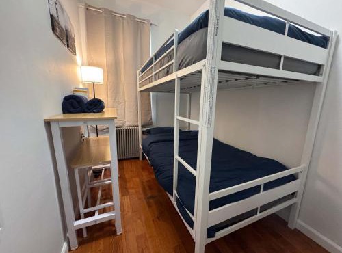 Room in Chelsea 2 with Kitchen - Shared Bathroom -5th Floor Walk-UP