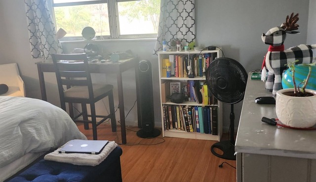 Room in Condo/Home-like Stay in Florida