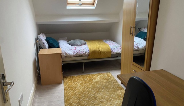 Room in CV1 Fargo Village with private bathroom