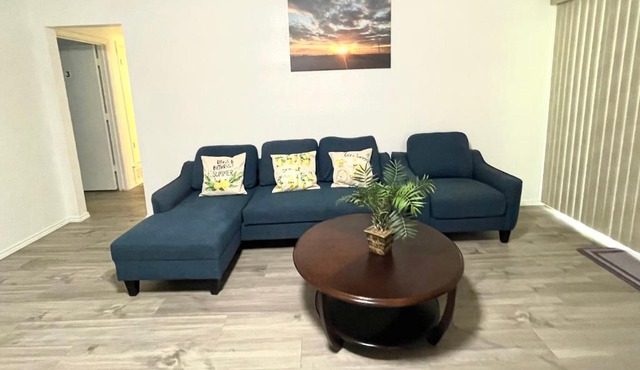 Room in downtown Plano2