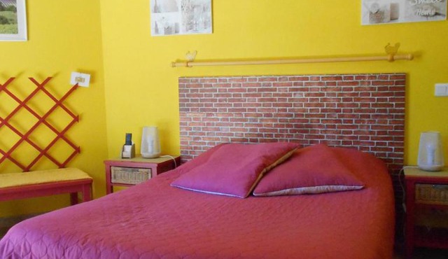 Room in Guest room - La Chambre Du Mimosa