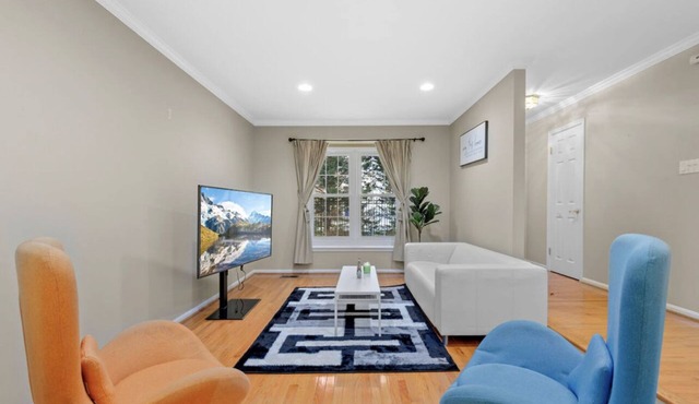 Room in home hosted by Samri