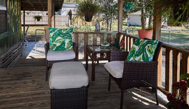 Room in Mobile Home - Pleasant Days B&b Tropical Master Suite