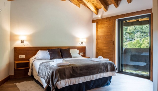 Room 'Junior Suite Almanzor' with Mountain View, Private Terrace and Wi-Fi