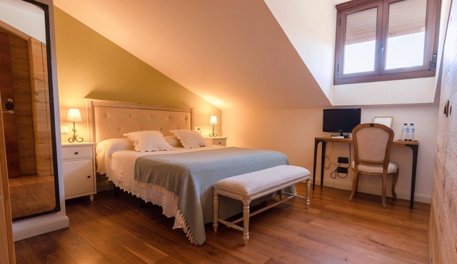 Room 'La Centinela' with Shared Pool, Wi-Fi and Air Conditioning