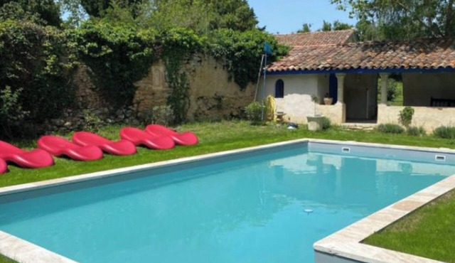 Room 'La Comtesse' with Shared Pool, Shared Terrace and Wi-Fi