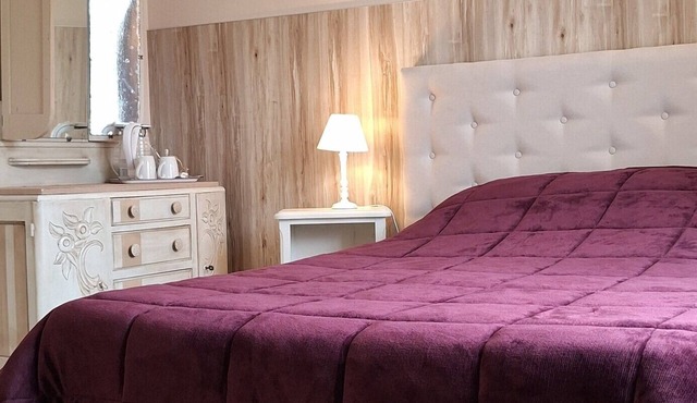 Room 'Le Meslay N°1' with Shared Terrace, Shared Garden and Wi-Fi