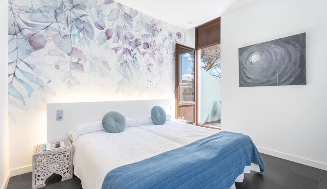 Room 'Luna' with Mountain View, Wi-Fi and Air Conditioning