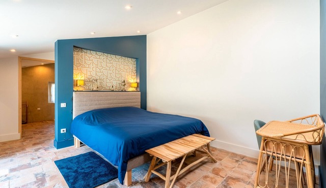 Room 'Malo' with Shared Terrace, Shared Garden and Air Conditioning