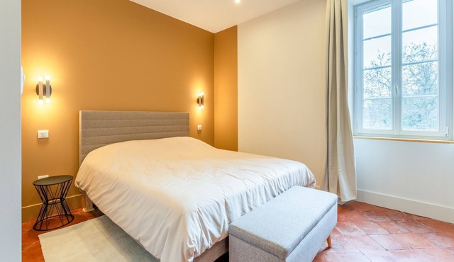 Room 'Monique' with shared terrace, private garden and air conditioning