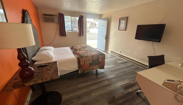 Room Near Downtown Wineries | Free On-site Parking | Access to Walla Walla US 12