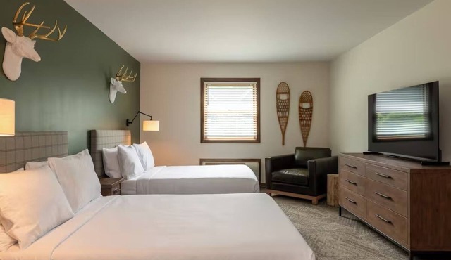 Room Near Schroon Lake Beach-0.6 miles | Free Parking, Onsite Pool, Pets Allowed