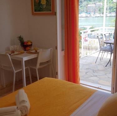 Room Nika