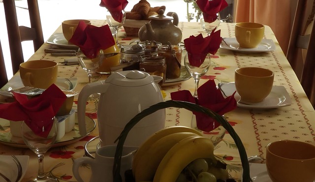 Room 'Oliveraie' with Mountain View, Shared Terrace and Wi-Fi