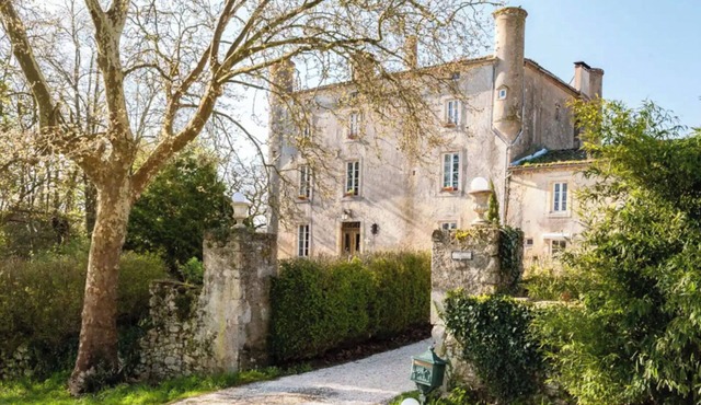 Room 'Olympe' with Shared Pool, Shared Terrace and Wi-Fi