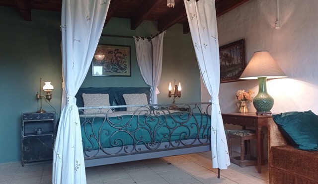 Room on the edge of Périgord and Limousin