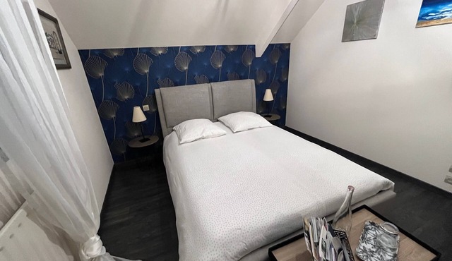 Room “Pause Tranquille - Room 2” with Shared Terrace, Garden, and Wi-Fi