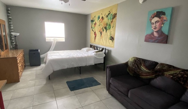 Room Private Entrance/BathroomUCF Area