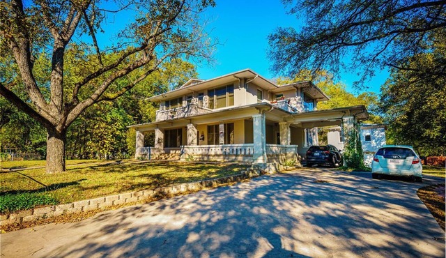 Room Rental Near Downtown Sulphur Springs - Historic Mitchell House