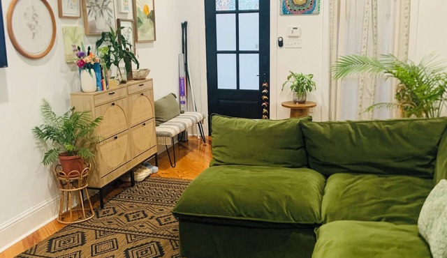 Room rental with private bathroom