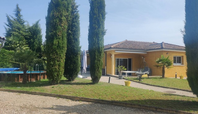 Room - Saint Marcel near Chalon sur Saône and Framatome