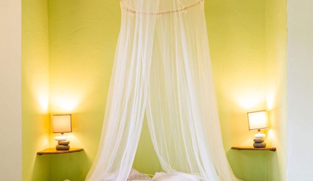 Room 'Tilleul' with Private Terrace, Shared Garden and Wi-Fi