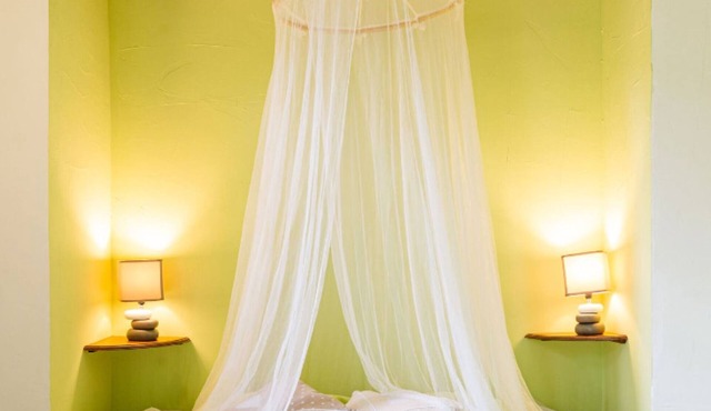 Room 'Tilleul' with Private Terrace, Shared Garden and Wi-Fi