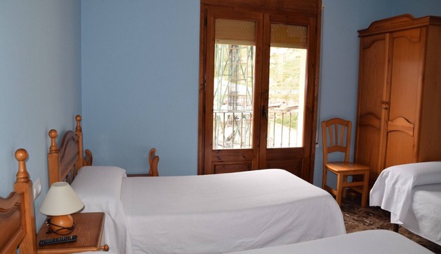 Room 'Triple Con Balcón' with Balcony and Wi-Fi