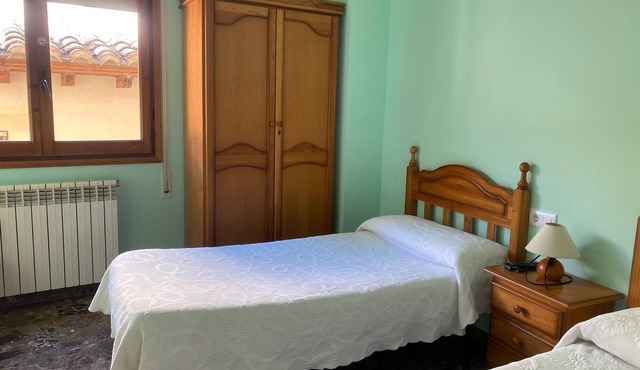 Room 'Twin Con Ventana' with Wi-Fi