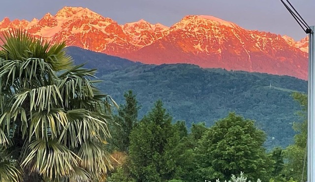 Room with terrace overlooking Belledonne and swimming pool in private house.