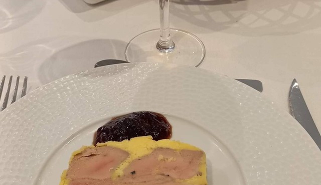 Room with bathtub and unlimited access to an outdoor spa.