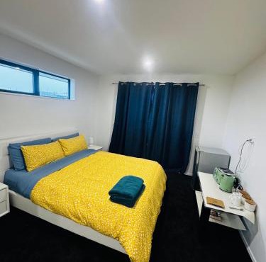 Room with en-suite bathroom