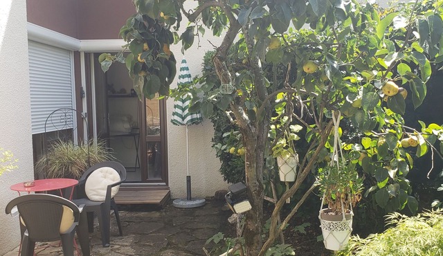 Room with independent access and kitchenette