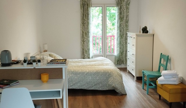 Room with its own bathroom, newly renovated and in a very quiet area.