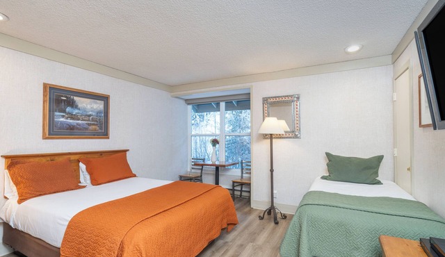 Room with Kitchenette, Walk to Downtown or Ski Lift