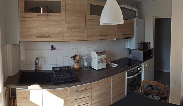 Room with marital bed, all conveniences near the building in the center of town