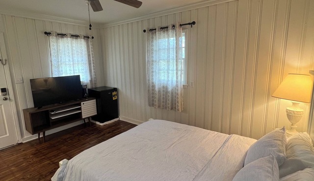 Room with Pivate Entrance in Milledgeville