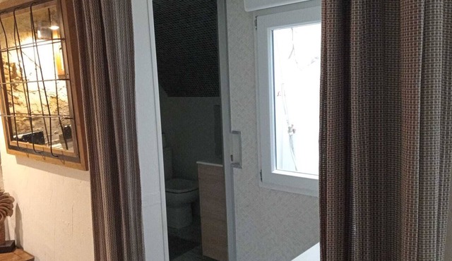 Room with private bathroom 3