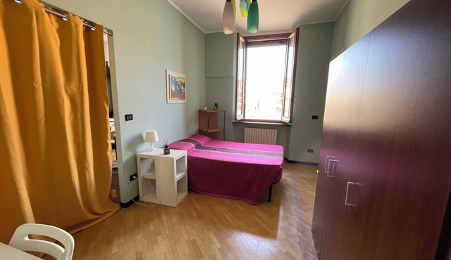 Room with private bathroom near Porta Romana, in the bustling heart of Milan