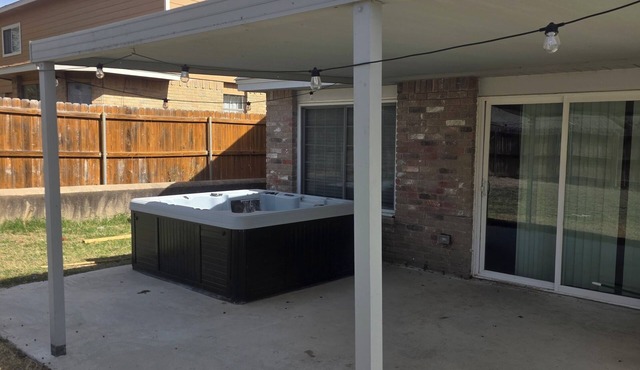 Room with private entrance shared living spaces G with Pool