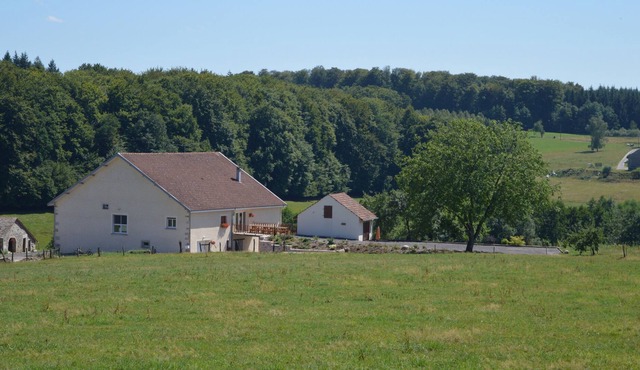 Rooms and Table of Hosts The Trottelée