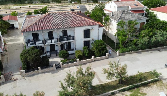 Rooms & Apartments Kaurloto