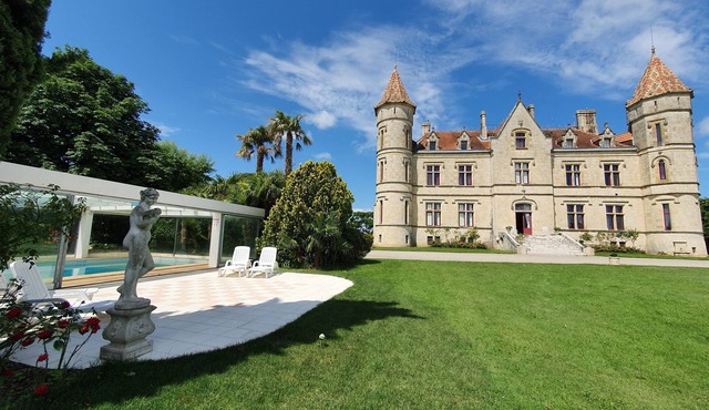 ROOMS, Bordeaux region, wine route, thermal baths, cures.