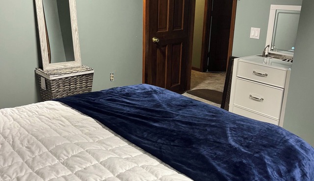 Rooms for rent in a Charming 3-bedroom house. Ideal for traveling workers
