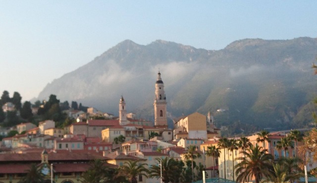 ROOMS FOR RENT terrace, garage, swimming pool (summer)