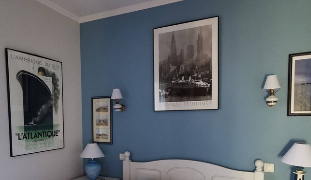 Rooms, located 5 minutes from downtown
